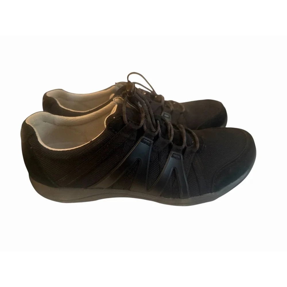 Dansko honor women